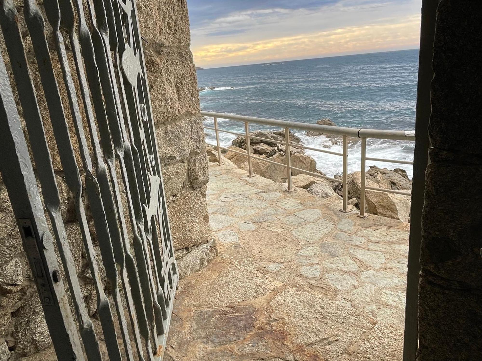 Magnifique Appartement En Front De Mer, Caneylles Roses Dış mekan fotoğraf
