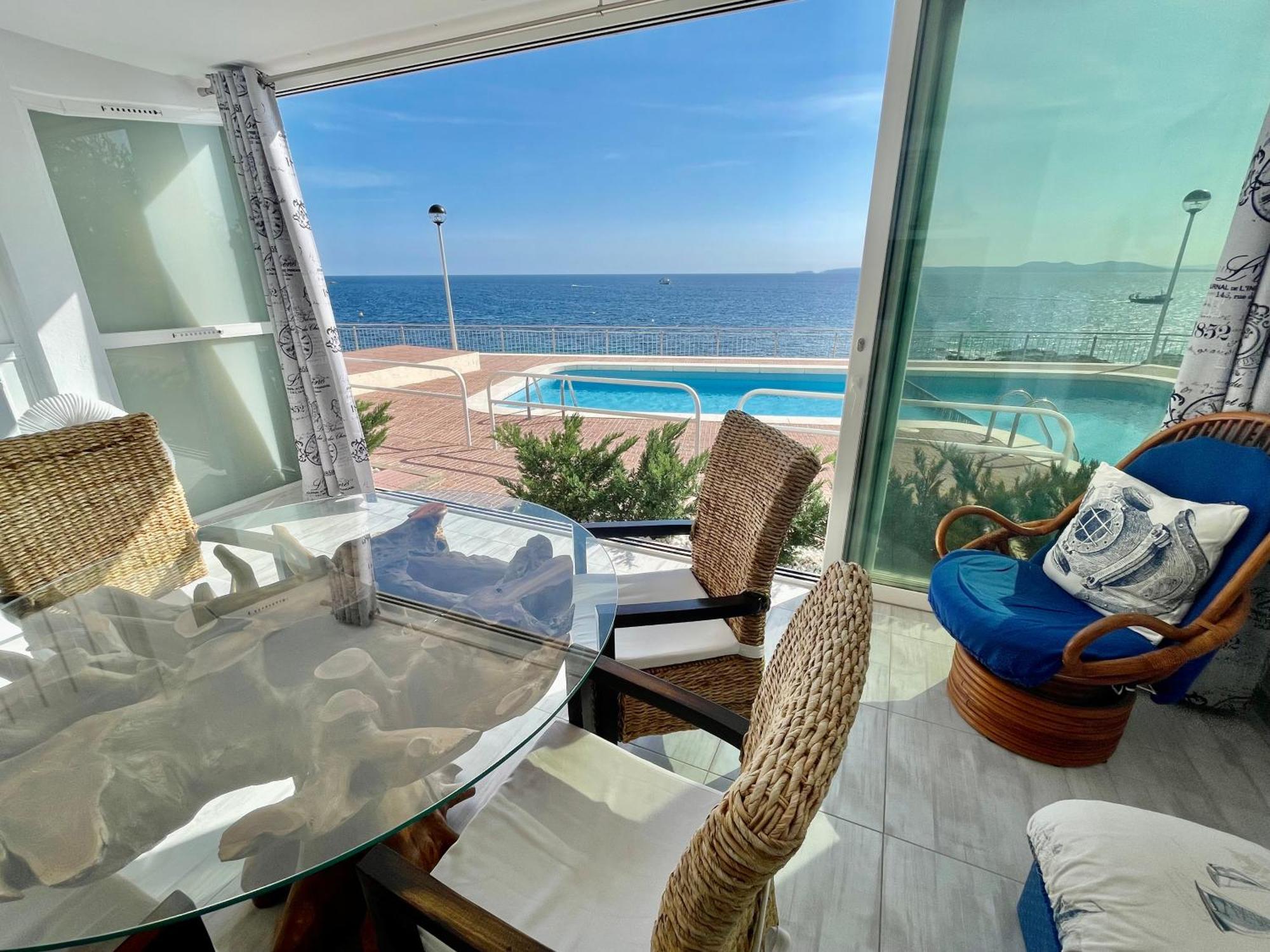 Magnifique Appartement En Front De Mer, Caneylles Roses Dış mekan fotoğraf